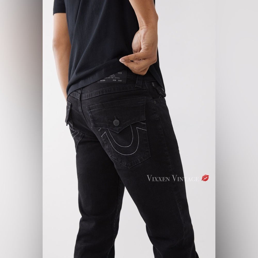 TRUE RELIGION RAW HEM 'STRAIGHT WITH FLAPS' STRAIGHT JEANS IN BLACK GREY LOGO